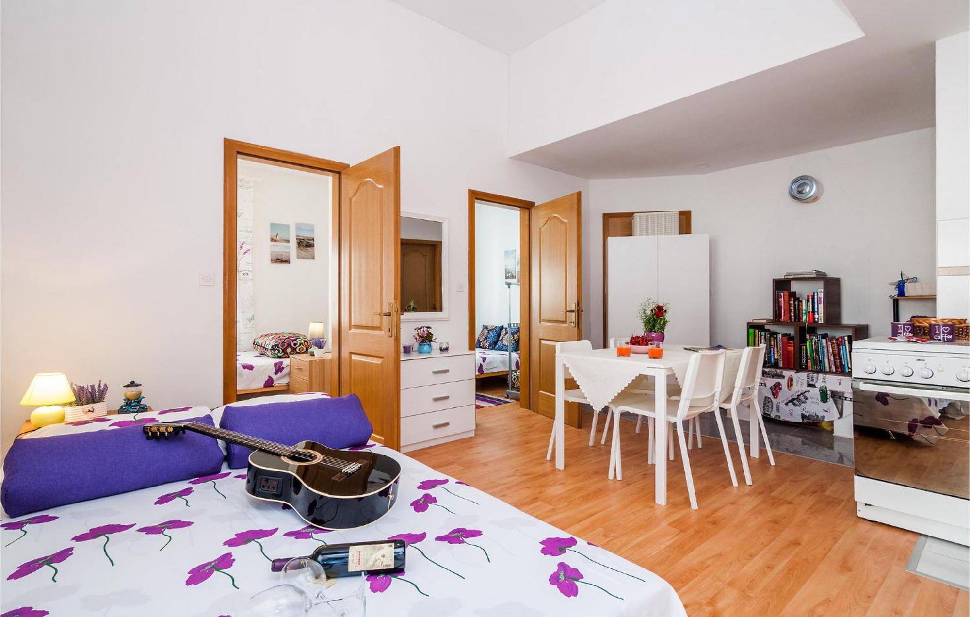 Nice Apartment In Vinjerac With Kitchen ภายนอก รูปภาพ