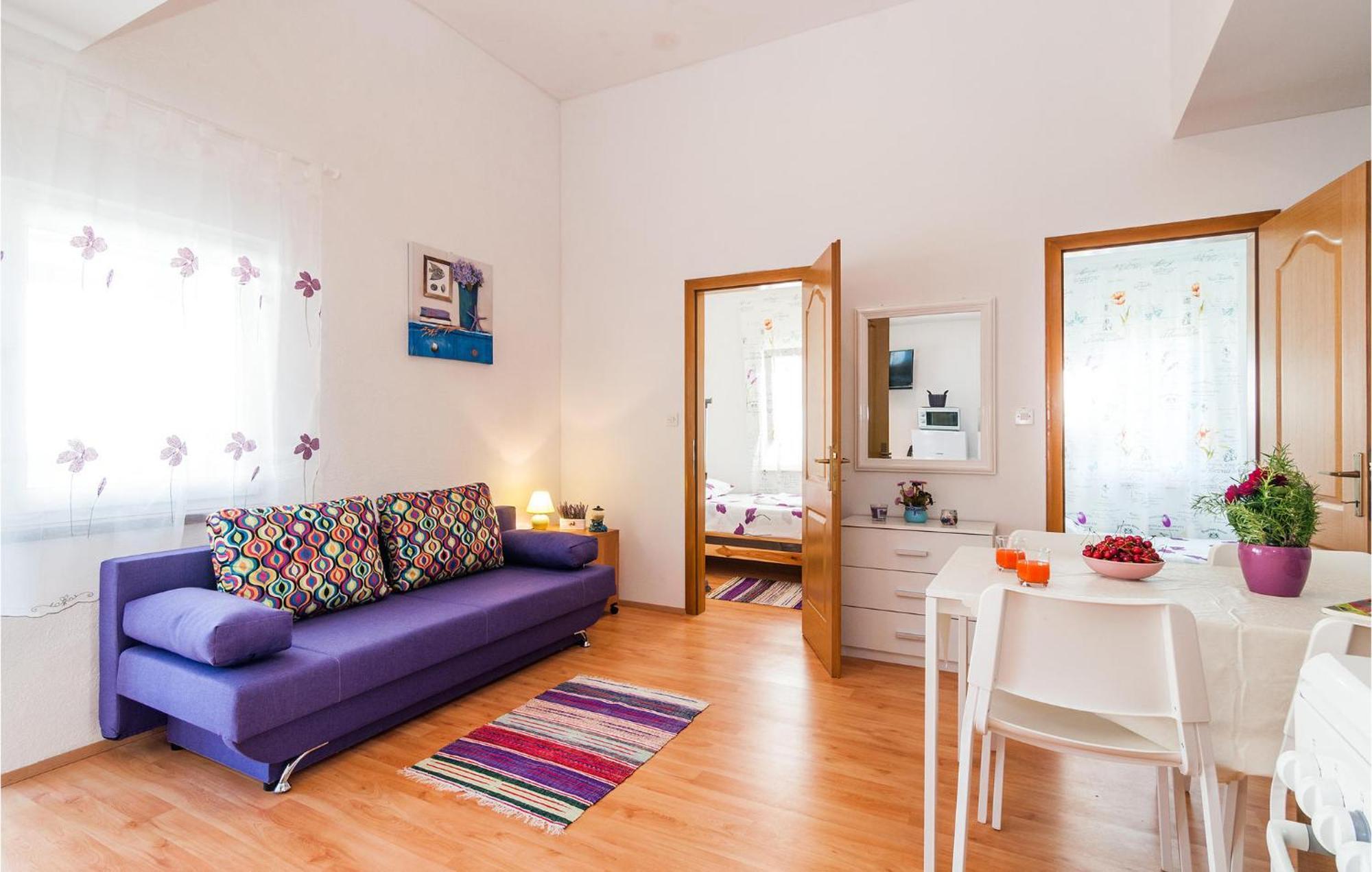 Nice Apartment In Vinjerac With Kitchen ภายนอก รูปภาพ